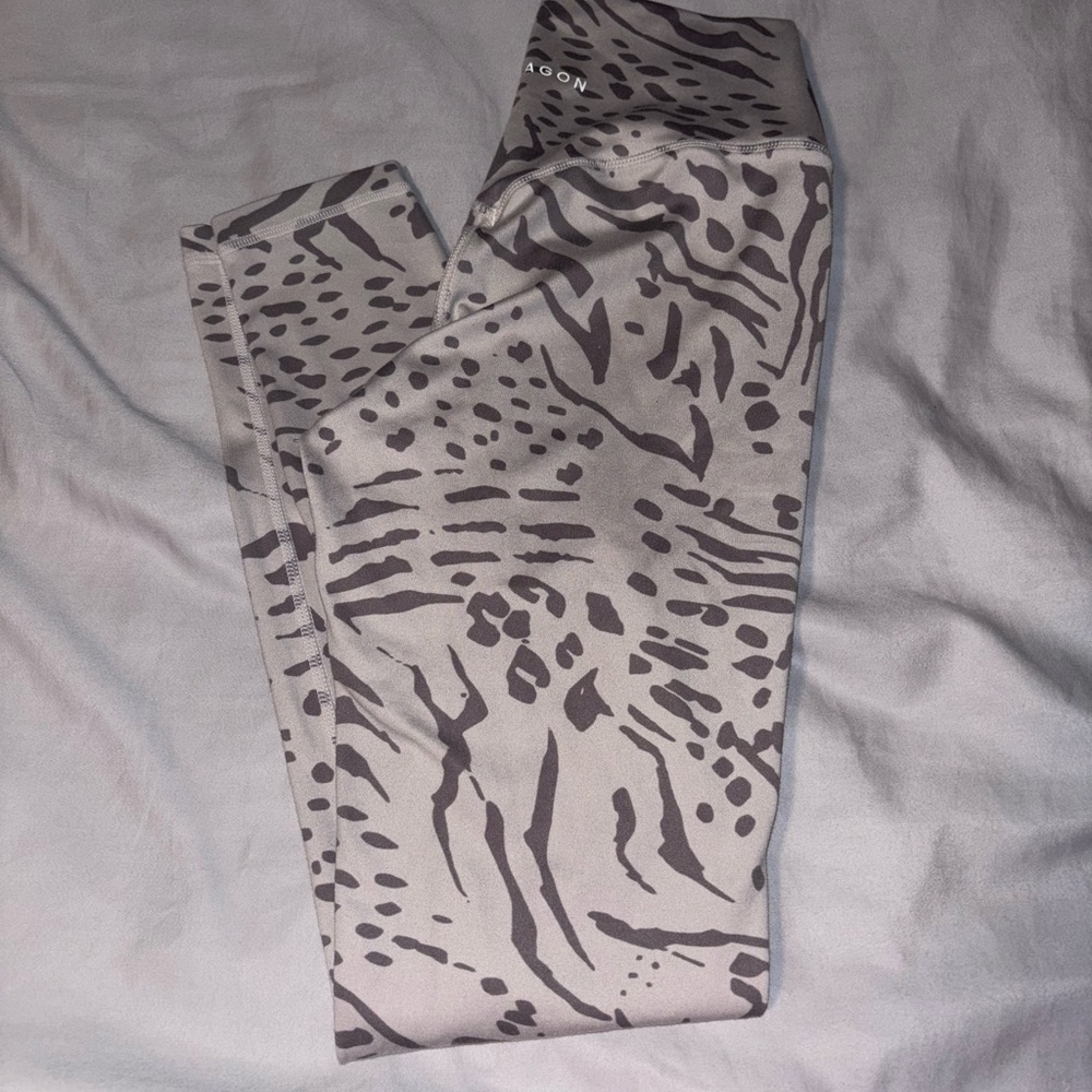 Stylish Gray Patterned Leggings